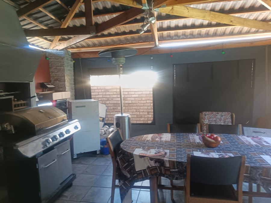 4 Bedroom Property for Sale in Herlear Northern Cape